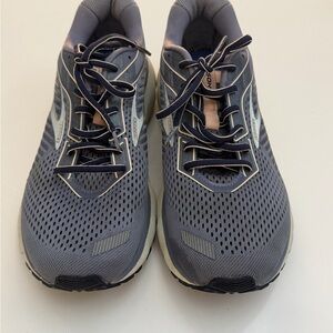 Brooks Ghost 12 Women's Blue Athletic Shoes